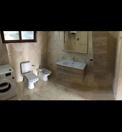 Luxury ,2 Km From Center, 3 Km From The Stadium Villa