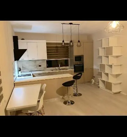 Luxury ,2 Km From Center, 3 Km From The Stadium Villa *